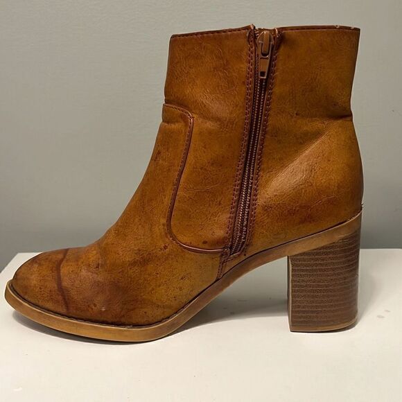 Women's Brown Cognac Western Wedge Heel Ankle Booties - Picture 5 of 9